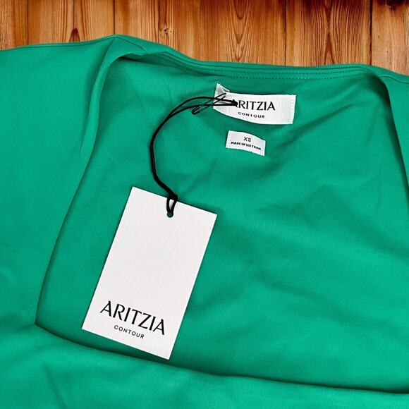 NWT! Aritzia Contour Wide Strap Bodysuit Size XS in Green - Picture 2 of 3